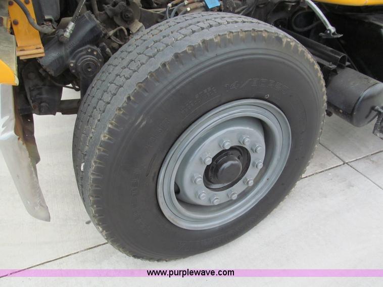 image for item F5071 1986 GMC General bridge inspection truck