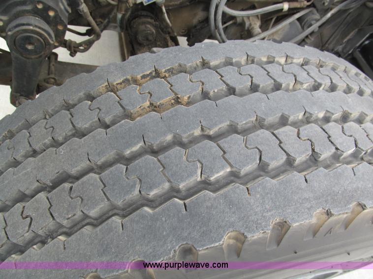 image for item F5071 1986 GMC General bridge inspection truck