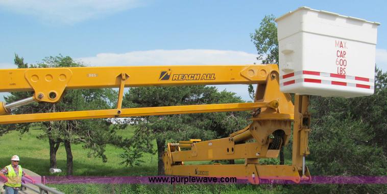 image for item F5071 1986 GMC General bridge inspection truck