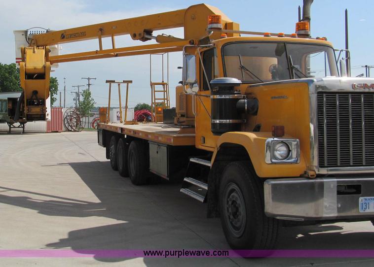 image for item F5071 1986 GMC General bridge inspection truck