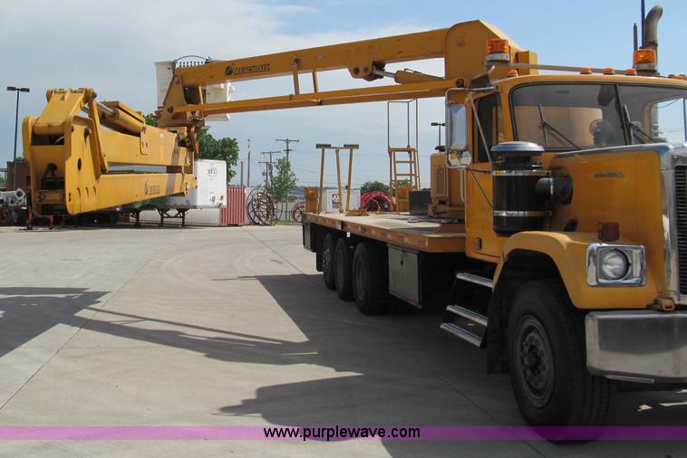 image for item F5071 1986 GMC General bridge inspection truck