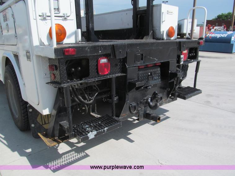 image for item F5072 1991 International 4800 digger derrick truck