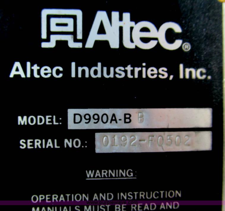 image for item F5072 1991 International 4800 digger derrick truck