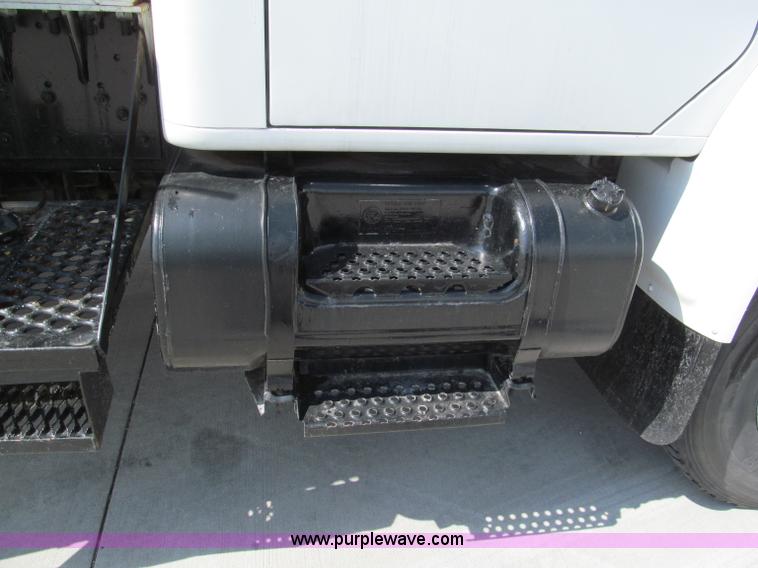 image for item F5072 1991 International 4800 digger derrick truck