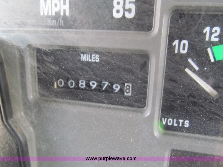 image for item F5072 1991 International 4800 digger derrick truck