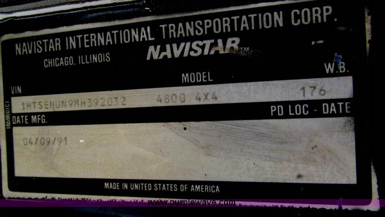 image for item F5072 1991 International 4800 digger derrick truck