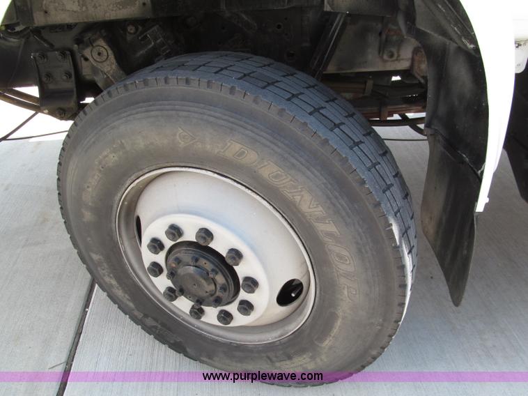 image for item F5072 1991 International 4800 digger derrick truck