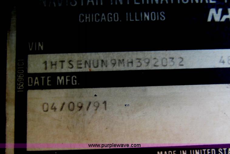 image for item F5072 1991 International 4800 digger derrick truck