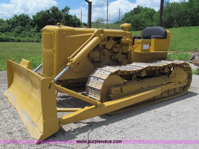 image for item F5090 Caterpillar D6 dozer