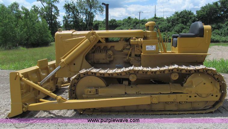 image for item F5090 Caterpillar D6 dozer