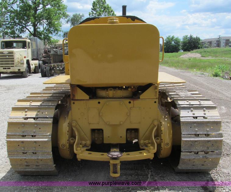 image for item F5090 Caterpillar D6 dozer