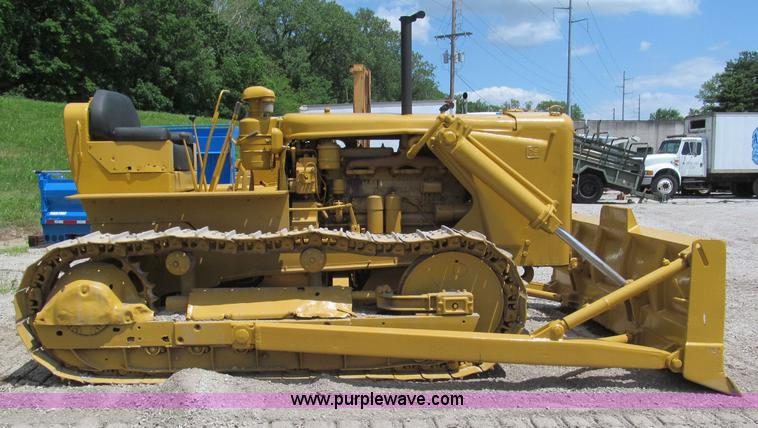 image for item F5090 Caterpillar D6 dozer