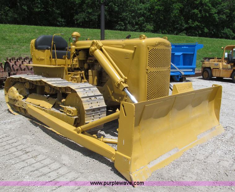 image for item F5090 Caterpillar D6 dozer