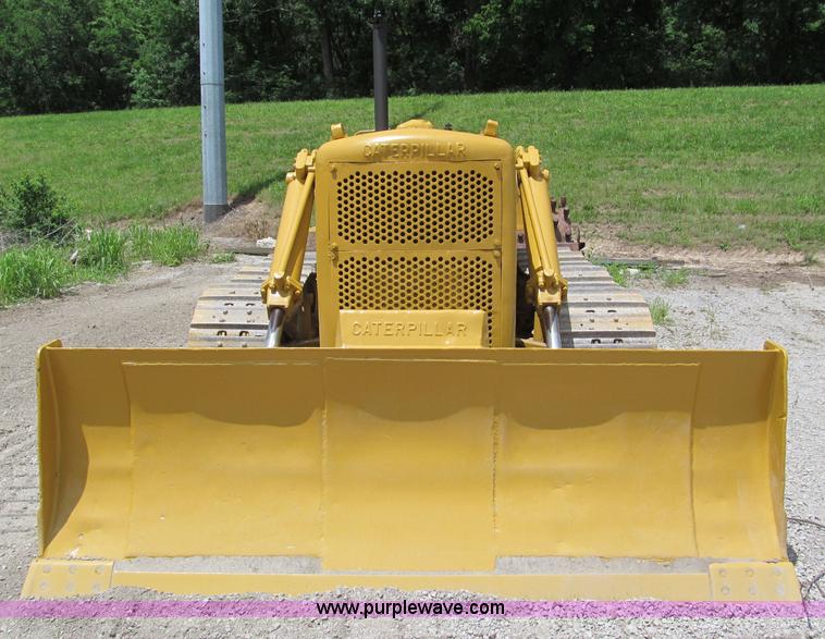 image for item F5090 Caterpillar D6 dozer