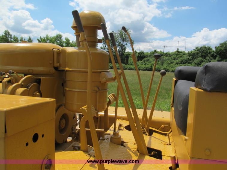 image for item F5090 Caterpillar D6 dozer
