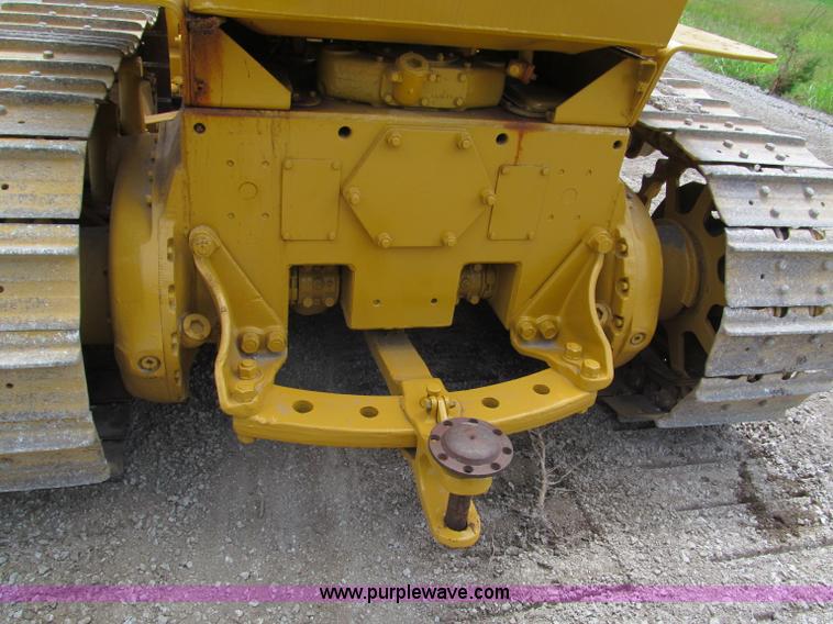 image for item F5090 Caterpillar D6 dozer