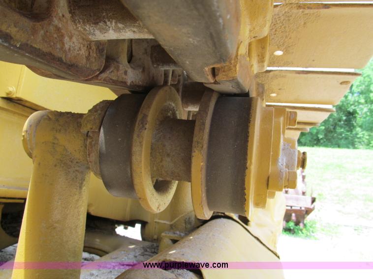 image for item F5090 Caterpillar D6 dozer