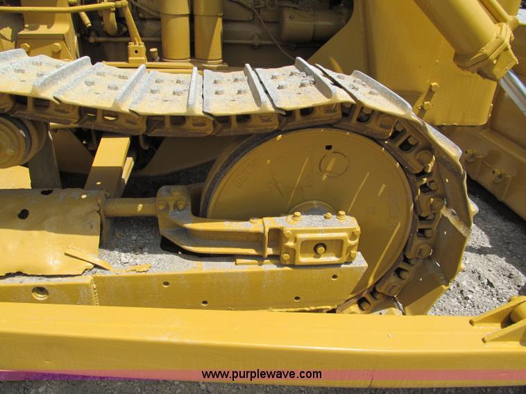 image for item F5090 Caterpillar D6 dozer