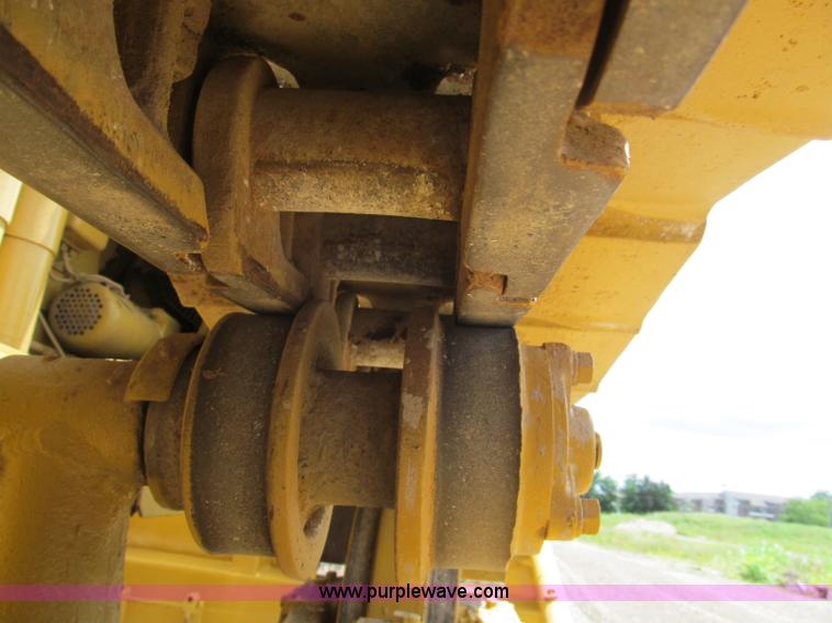 image for item F5090 Caterpillar D6 dozer