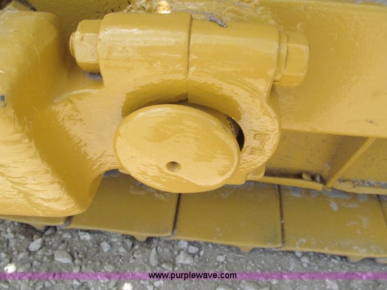 image for item F5090 Caterpillar D6 dozer