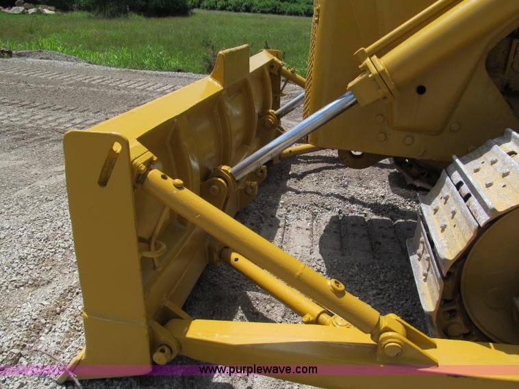 image for item F5090 Caterpillar D6 dozer