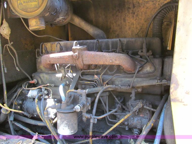 image for item F5101 1984 Fiat-Allis 345B wheel loader