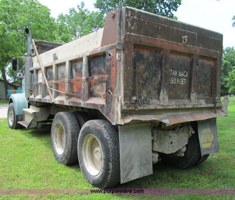 image for item F5102 1985 Kenworth W900 dump truck