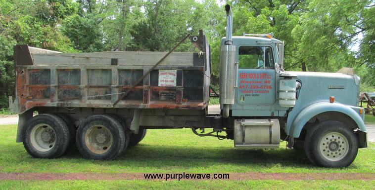 image for item F5102 1985 Kenworth W900 dump truck