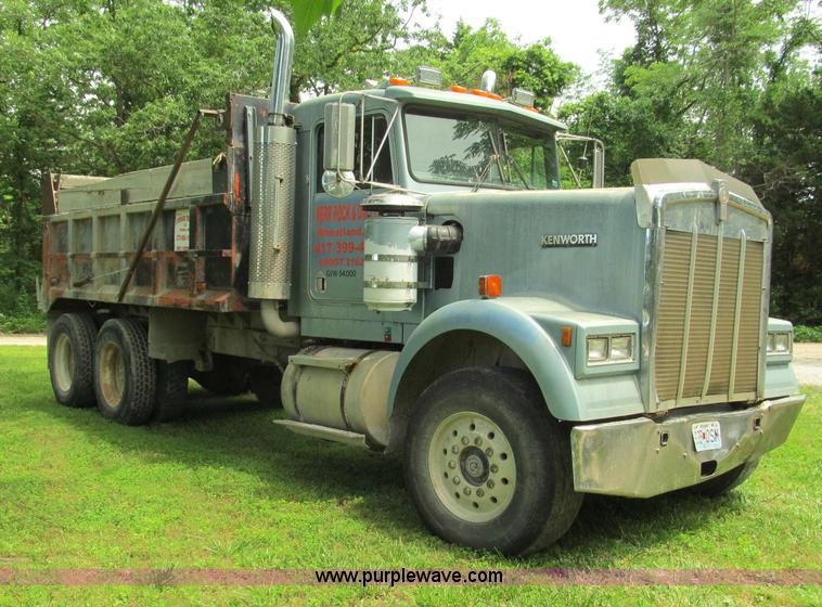 image for item F5102 1985 Kenworth W900 dump truck