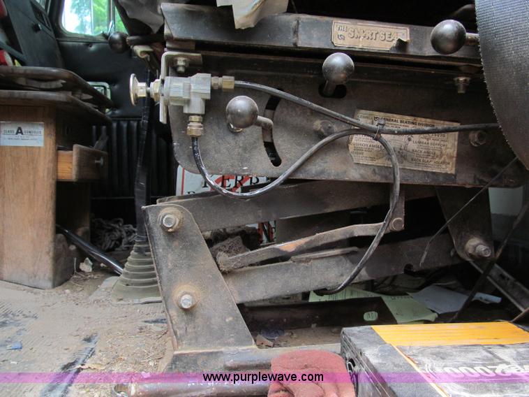 image for item F5102 1985 Kenworth W900 dump truck