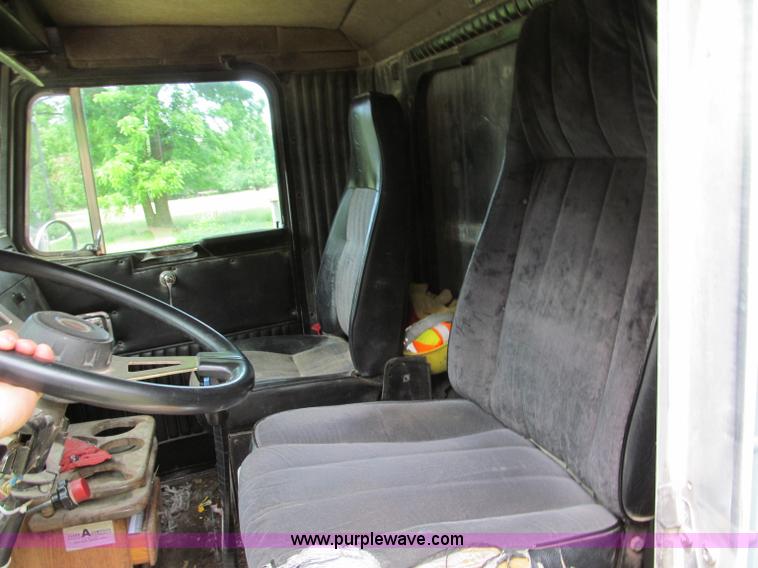 image for item F5102 1985 Kenworth W900 dump truck