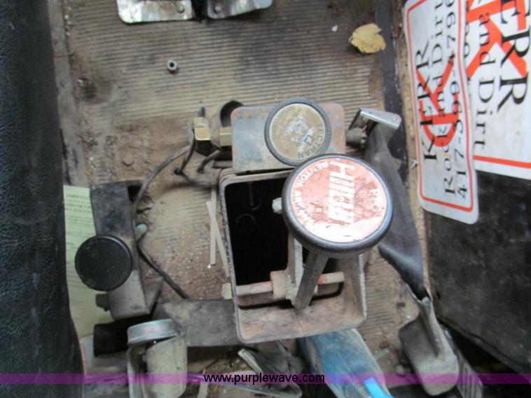 image for item F5102 1985 Kenworth W900 dump truck