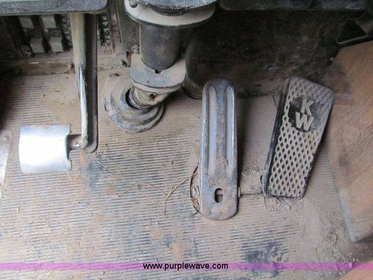 image for item F5102 1985 Kenworth W900 dump truck