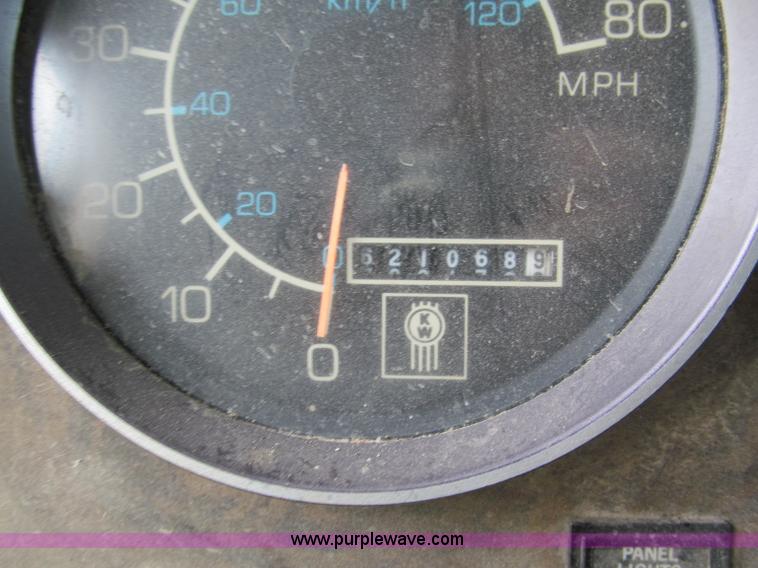 image for item F5102 1985 Kenworth W900 dump truck