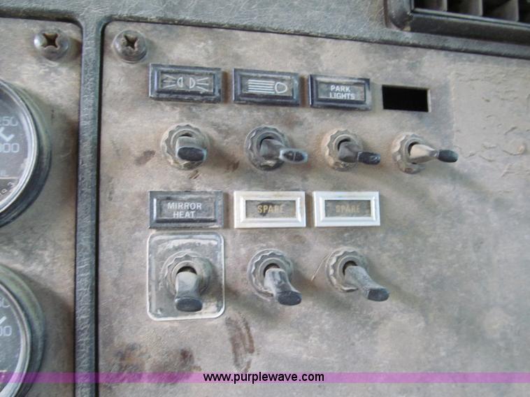 image for item F5102 1985 Kenworth W900 dump truck