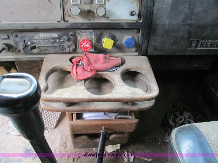 image for item F5102 1985 Kenworth W900 dump truck