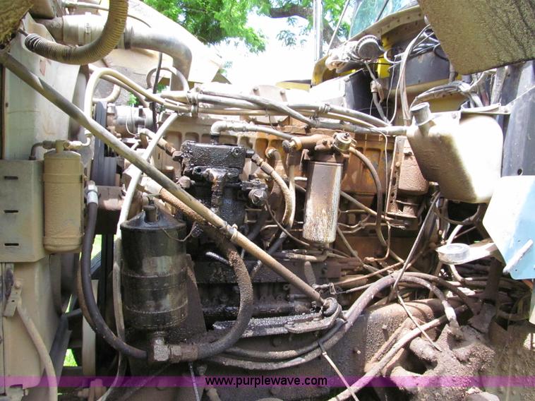 image for item F5102 1985 Kenworth W900 dump truck