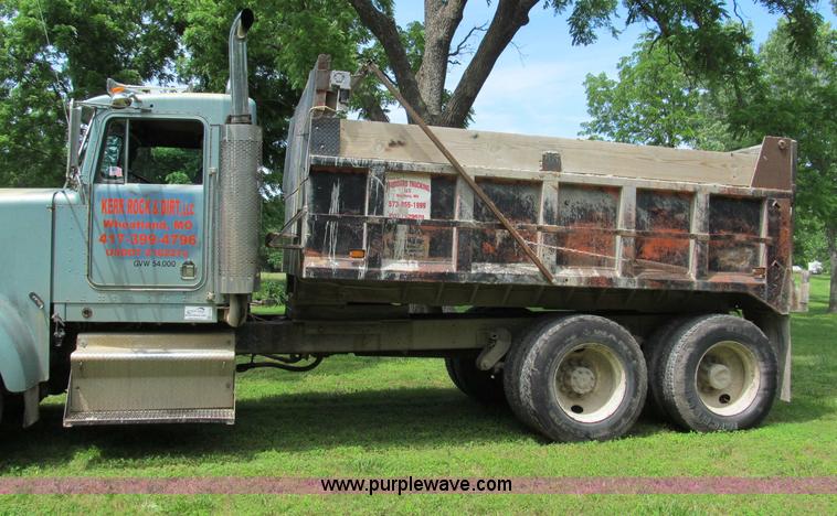 image for item F5102 1985 Kenworth W900 dump truck