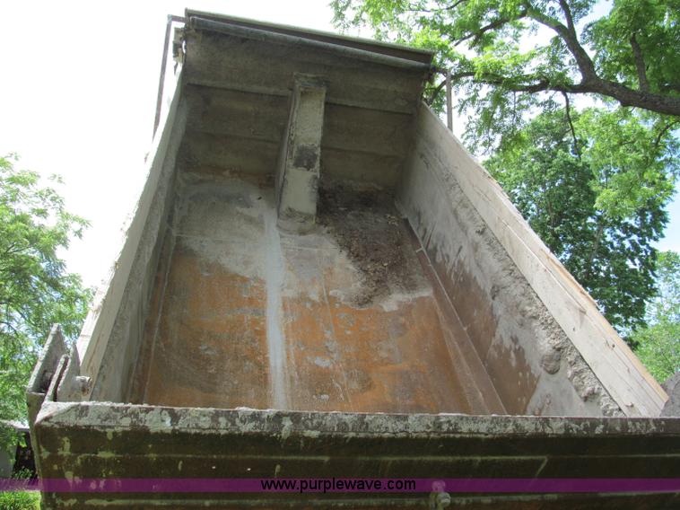 image for item F5102 1985 Kenworth W900 dump truck