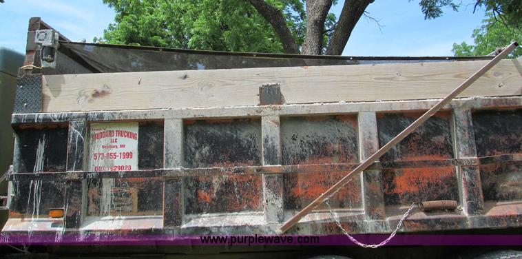 image for item F5102 1985 Kenworth W900 dump truck