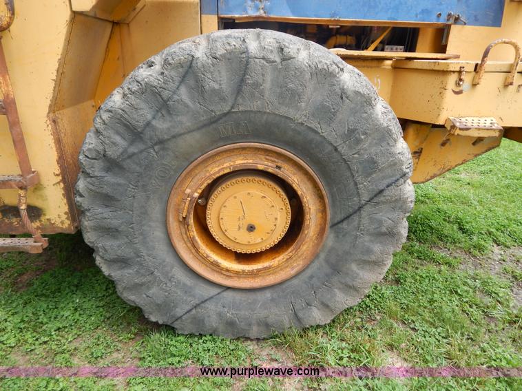 image for item G3205 1988 Kobelco LK900 wheel loader