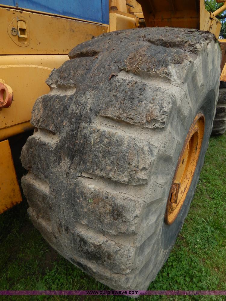 image for item G3205 1988 Kobelco LK900 wheel loader