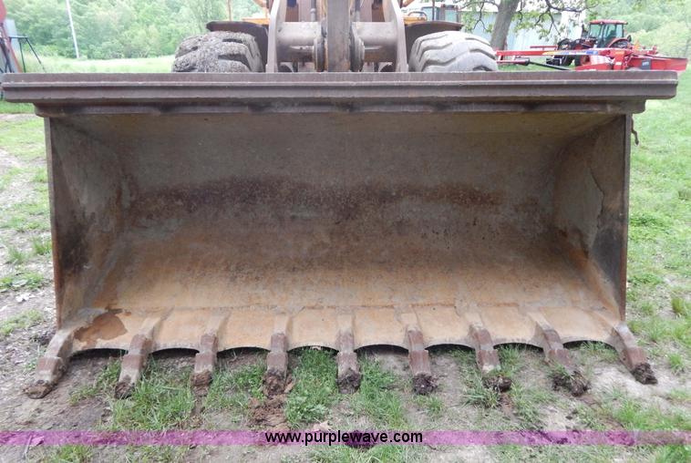 image for item G3205 1988 Kobelco LK900 wheel loader