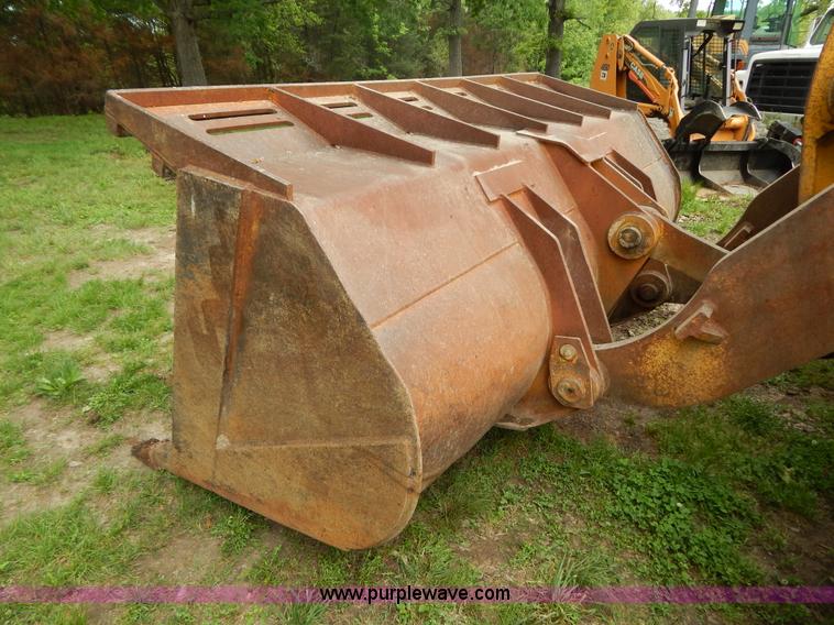image for item G3205 1988 Kobelco LK900 wheel loader