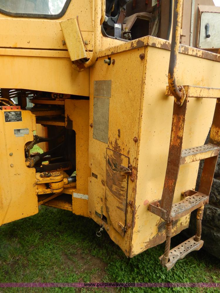 image for item G3205 1988 Kobelco LK900 wheel loader