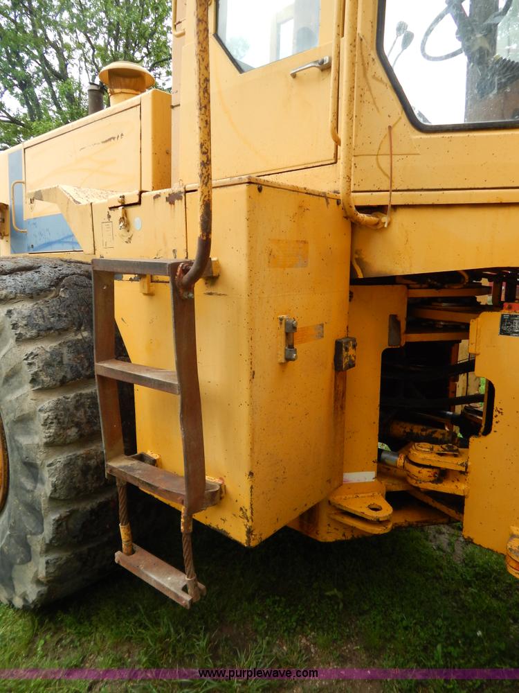 image for item G3205 1988 Kobelco LK900 wheel loader