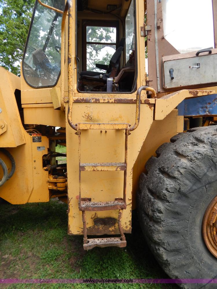 image for item G3205 1988 Kobelco LK900 wheel loader