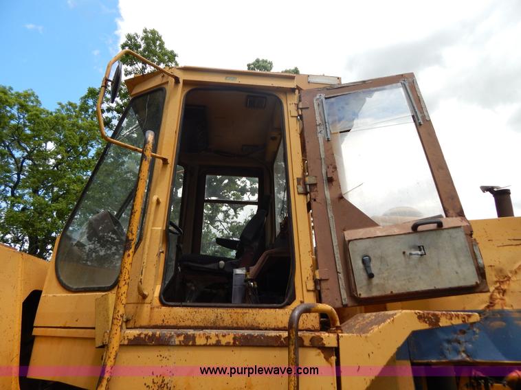 image for item G3205 1988 Kobelco LK900 wheel loader