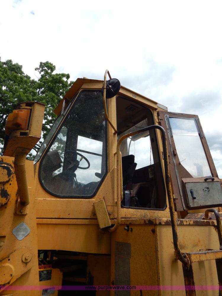 image for item G3205 1988 Kobelco LK900 wheel loader