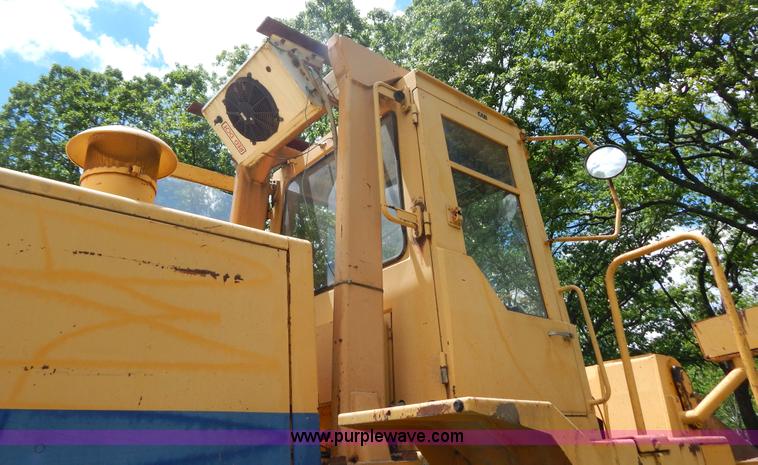 image for item G3205 1988 Kobelco LK900 wheel loader